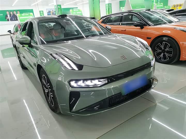 Фото 4 - Zeekr 001