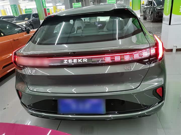 Фото 6 - Zeekr 001