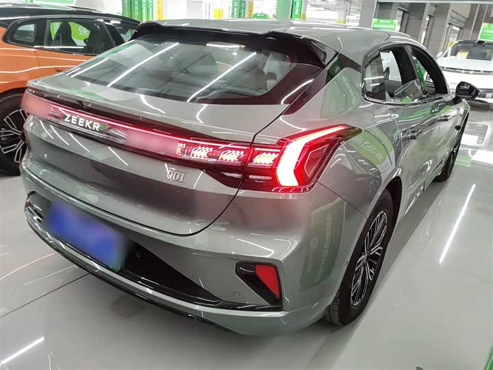 Фото 7 - Zeekr 001