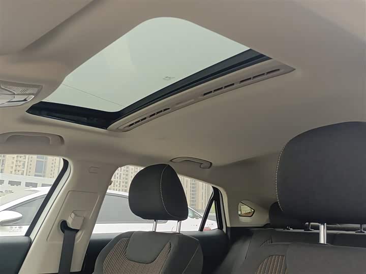 Фото 9 - Bestune B70