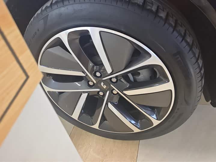 Фото 6 - LiXiang L6