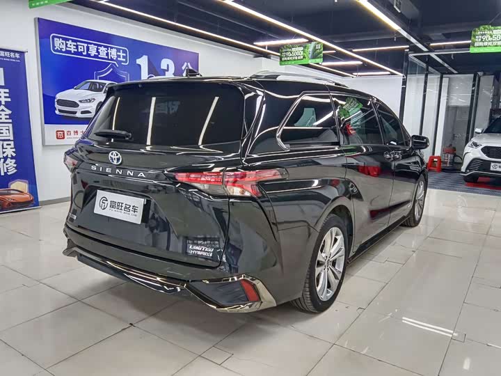 Фото 4 - Toyota Sienna