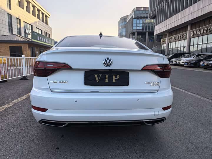 Фото 4 - Volkswagen Sagitar L