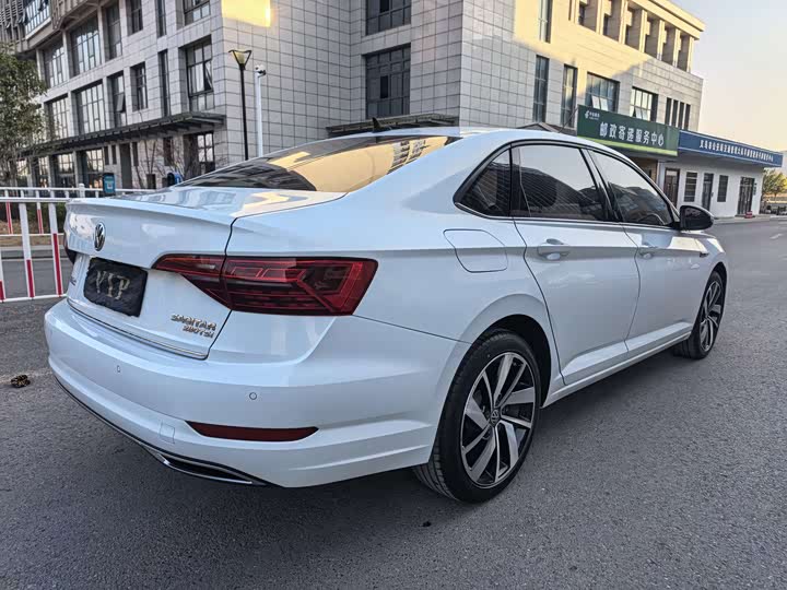 Фото 7 - Volkswagen Sagitar L