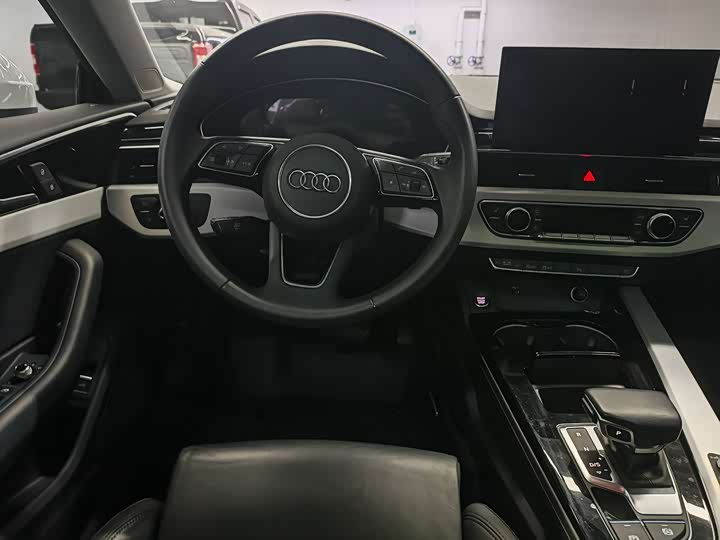 Фото 5 - Audi A5