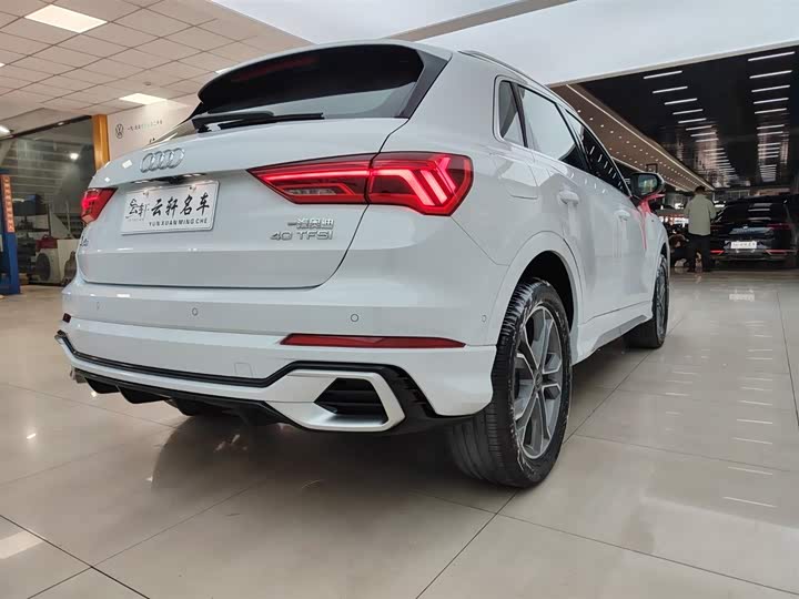 Фото 6 - Audi Q3