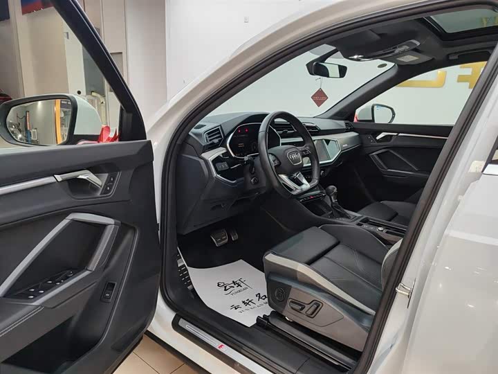 Фото 8 - Audi Q3