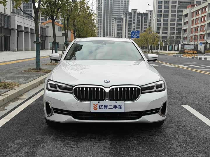 Фото 2 - BMW 5 Series