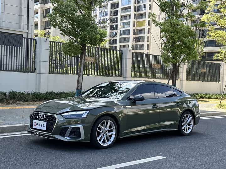 Фото 1 - Audi A5