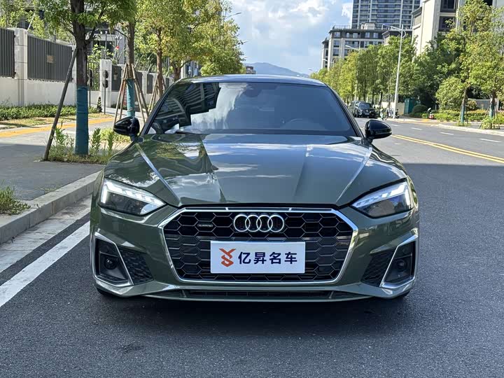 Фото 2 - Audi A5