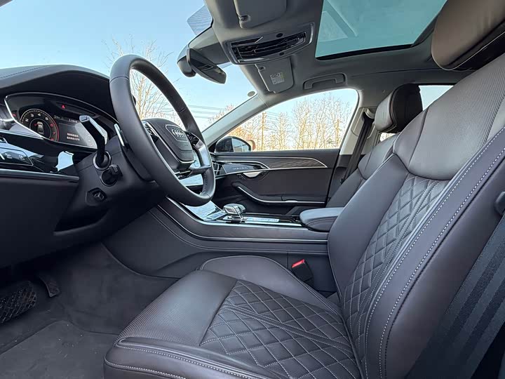 Фото 7 - Audi A8