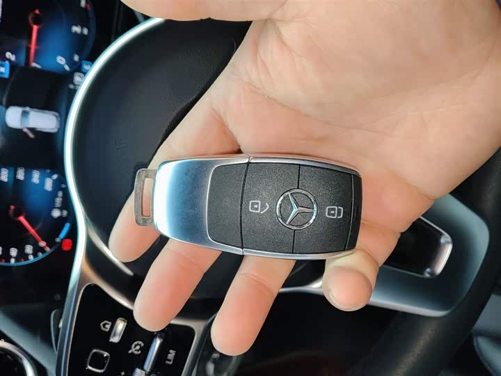 Фото 9 - Mercedes-Benz GLA-Class