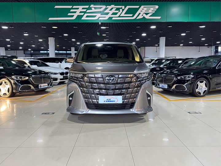 Фото 2 - Toyota Alphard