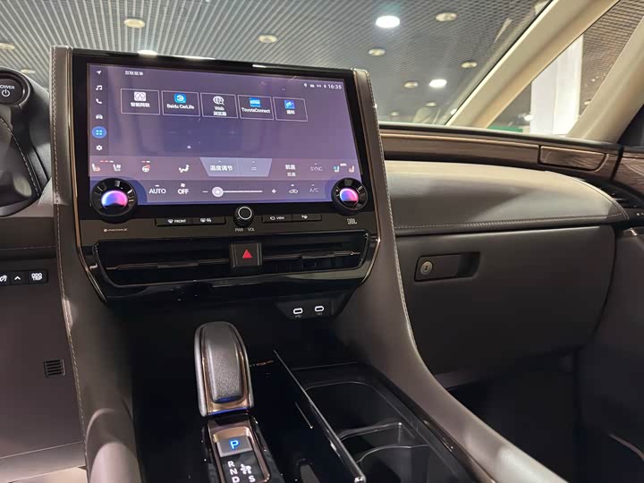 Фото 7 - Toyota Alphard