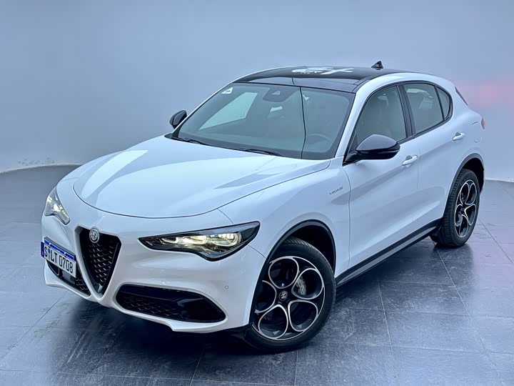 Фото 1 - Alfa Romeo Stelvio