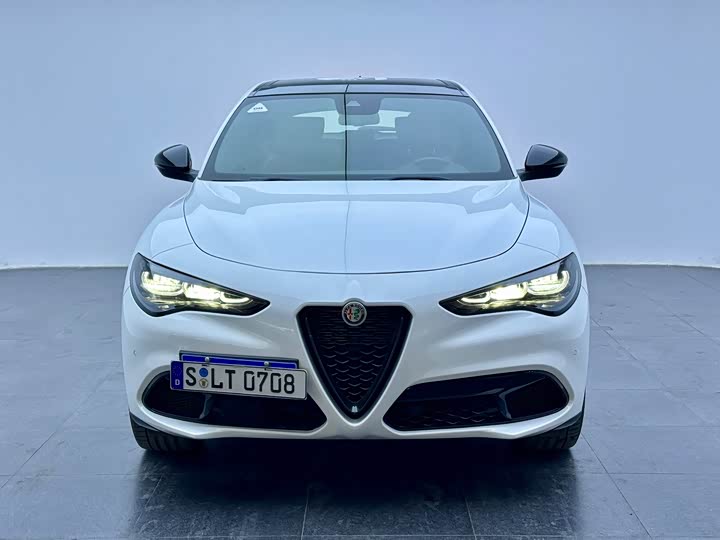 Фото 2 - Alfa Romeo Stelvio