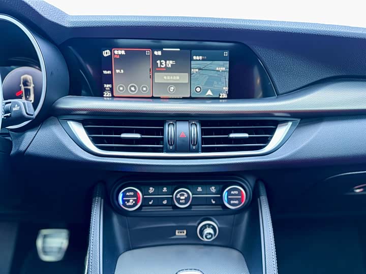 Фото 5 - Alfa Romeo Stelvio