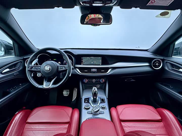 Фото 7 - Alfa Romeo Stelvio