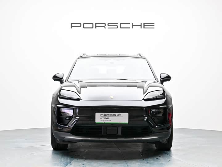 Фото 3 - Porsche Macan EV