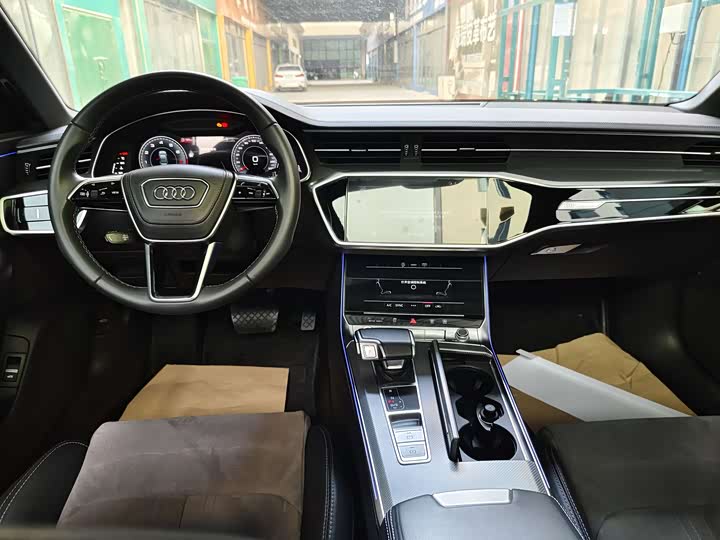 Фото 5 - Audi A6L