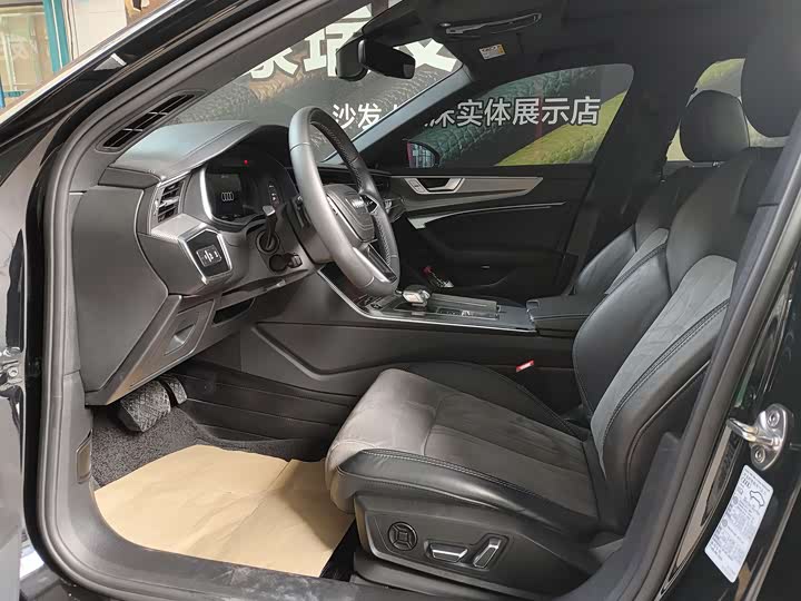 Фото 7 - Audi A6L