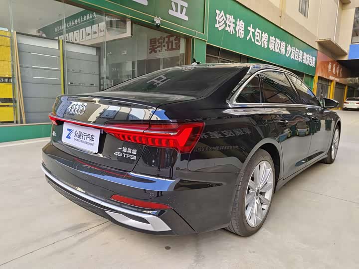 Фото 8 - Audi A6L