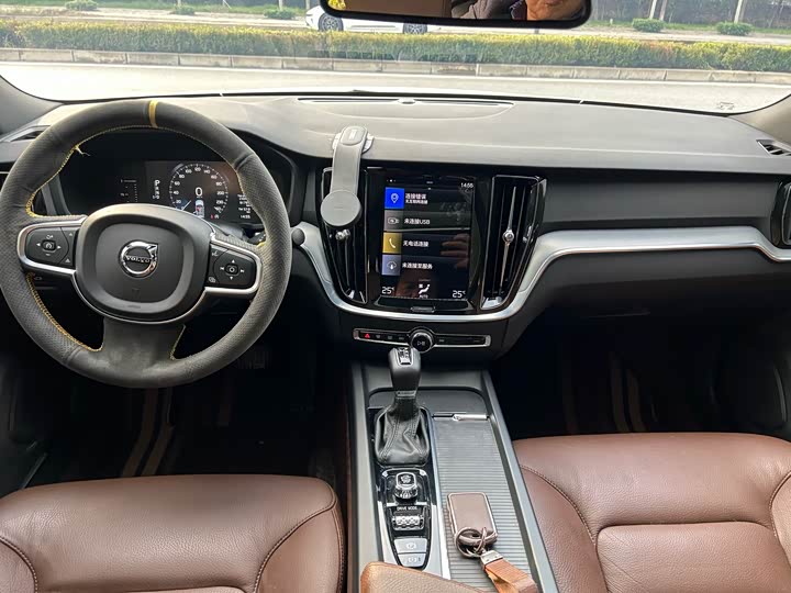 Фото 4 - Volvo S60