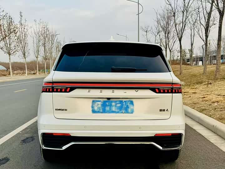 Фото 8 - Geely Monjaro