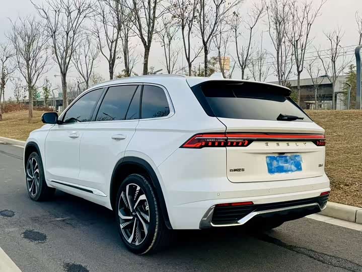 Фото 9 - Geely Monjaro