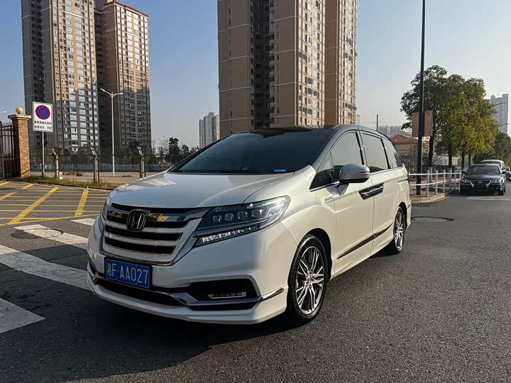 Фото 3 - Honda Elysion