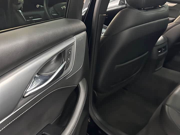 Фото 6 - Cadillac CT5