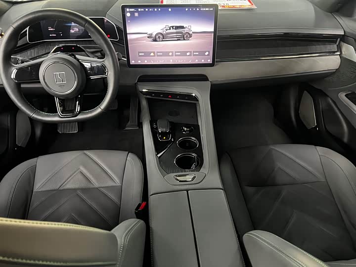 Фото 6 - Zeekr 001