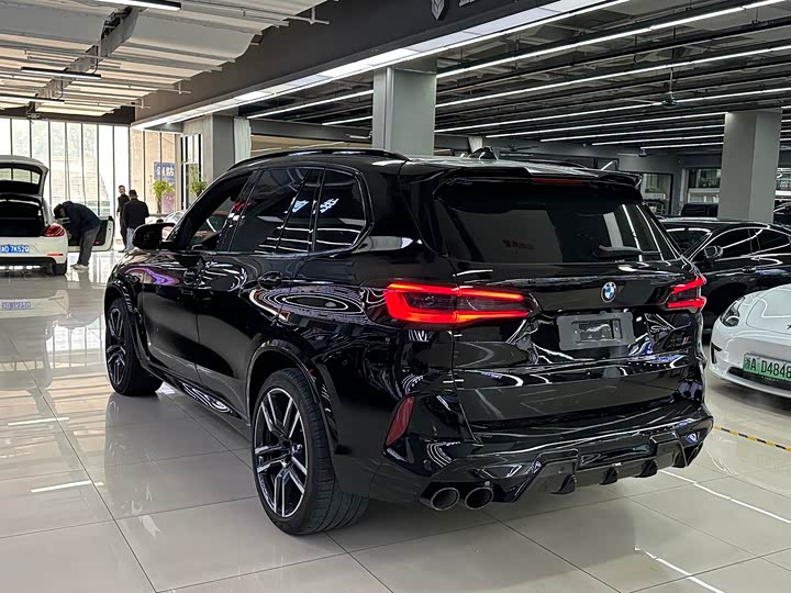 Фото 4 - BMW X5 M