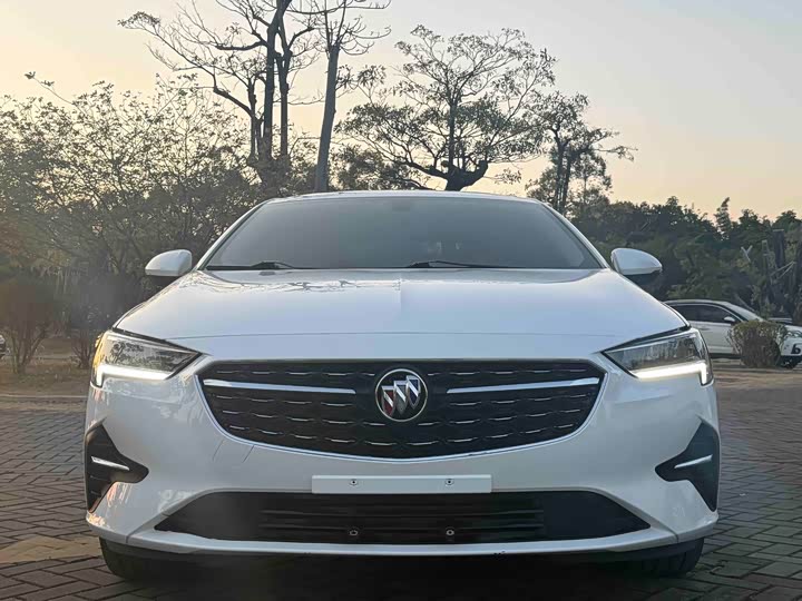 Фото 2 - Buick Regal