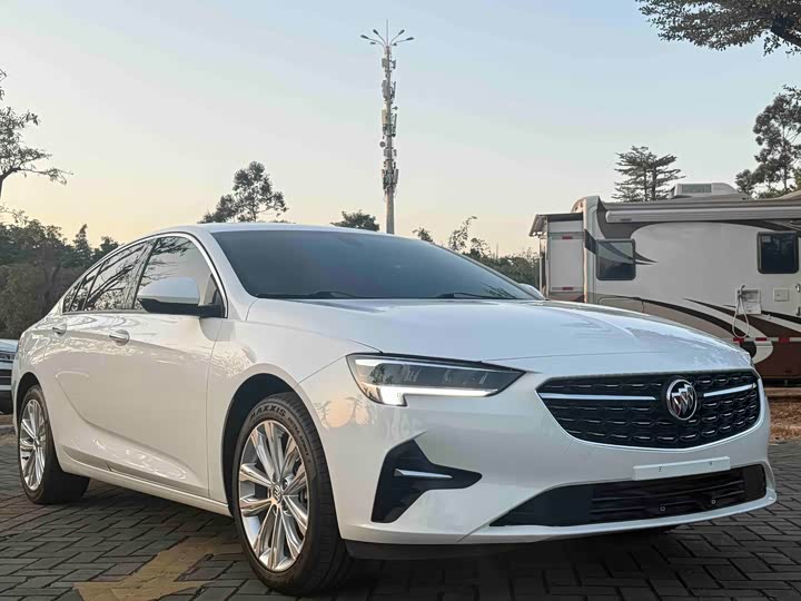 Фото 3 - Buick Regal