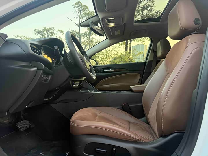 Фото 4 - Buick Regal