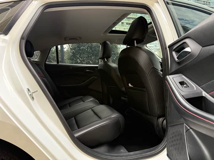 Фото 9 - MG Motor 5