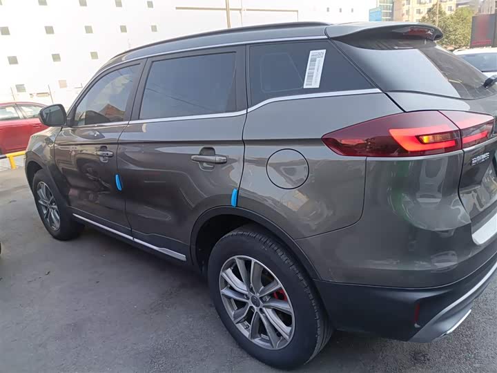 Фото 5 - Geely Atlas