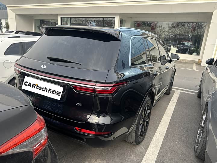 Фото 2 - LiXiang One