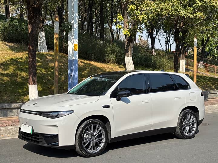 Фото 1 - Leapmotor C10