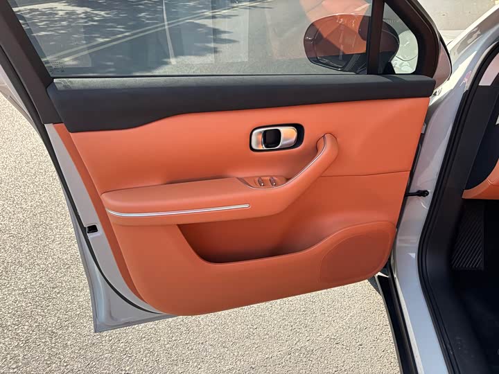 Фото 9 - Leapmotor C10