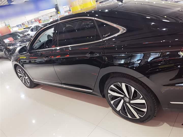Фото 5 - Volkswagen Passat