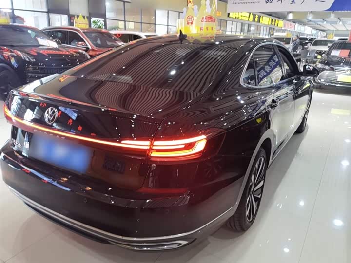 Фото 7 - Volkswagen Passat