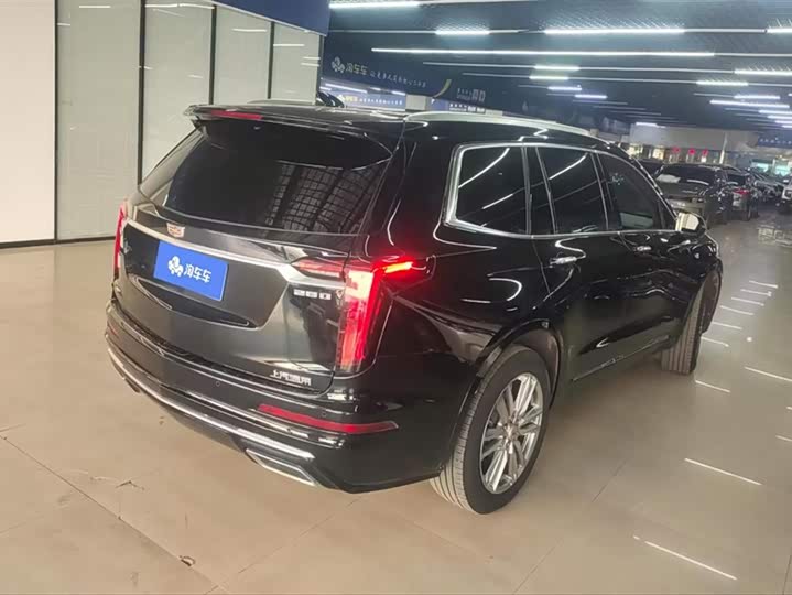 Фото 3 - Cadillac XT6