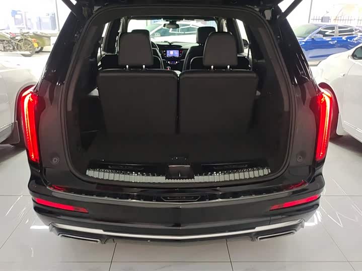 Фото 4 - Cadillac XT6