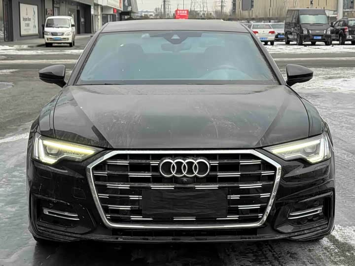 Фото 1 - Audi A6L