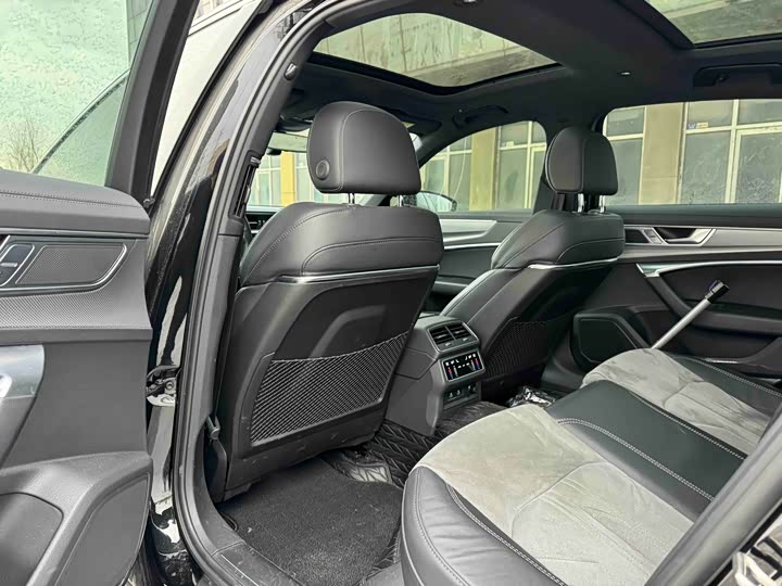 Фото 7 - Audi A6L