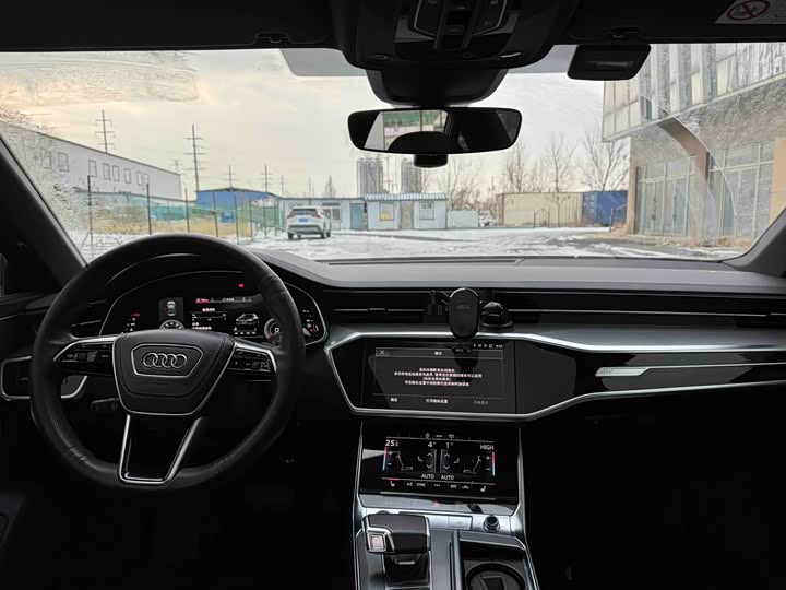 Фото 8 - Audi A6L