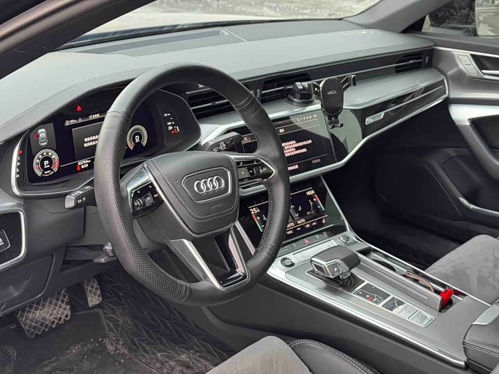 Фото 9 - Audi A6L
