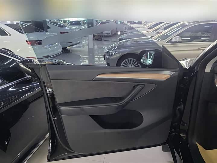 Фото 7 - Tesla Model Y